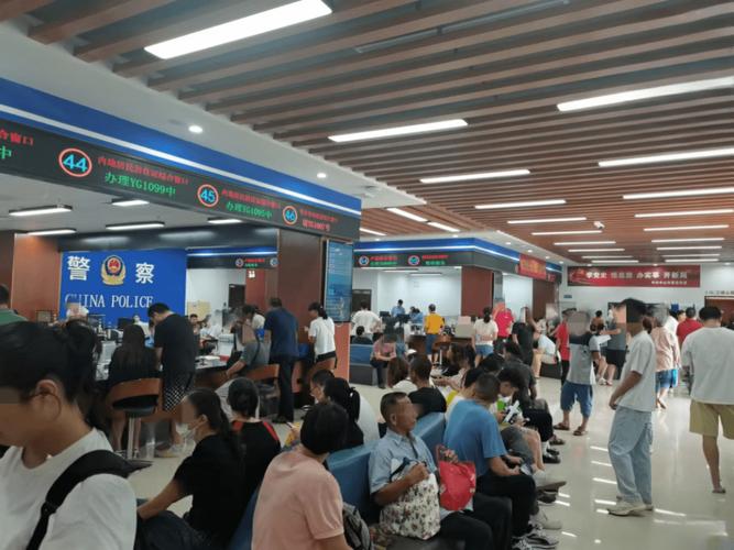三鄉公安辦證窗口全力迎戰暑期辦證高峰 出入境服務暖心高效獲好評